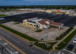 
                                	        Yukon Hills Shopping Center
                                    