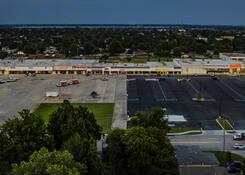 
                                	        Yukon Hills Shopping Center
                                    